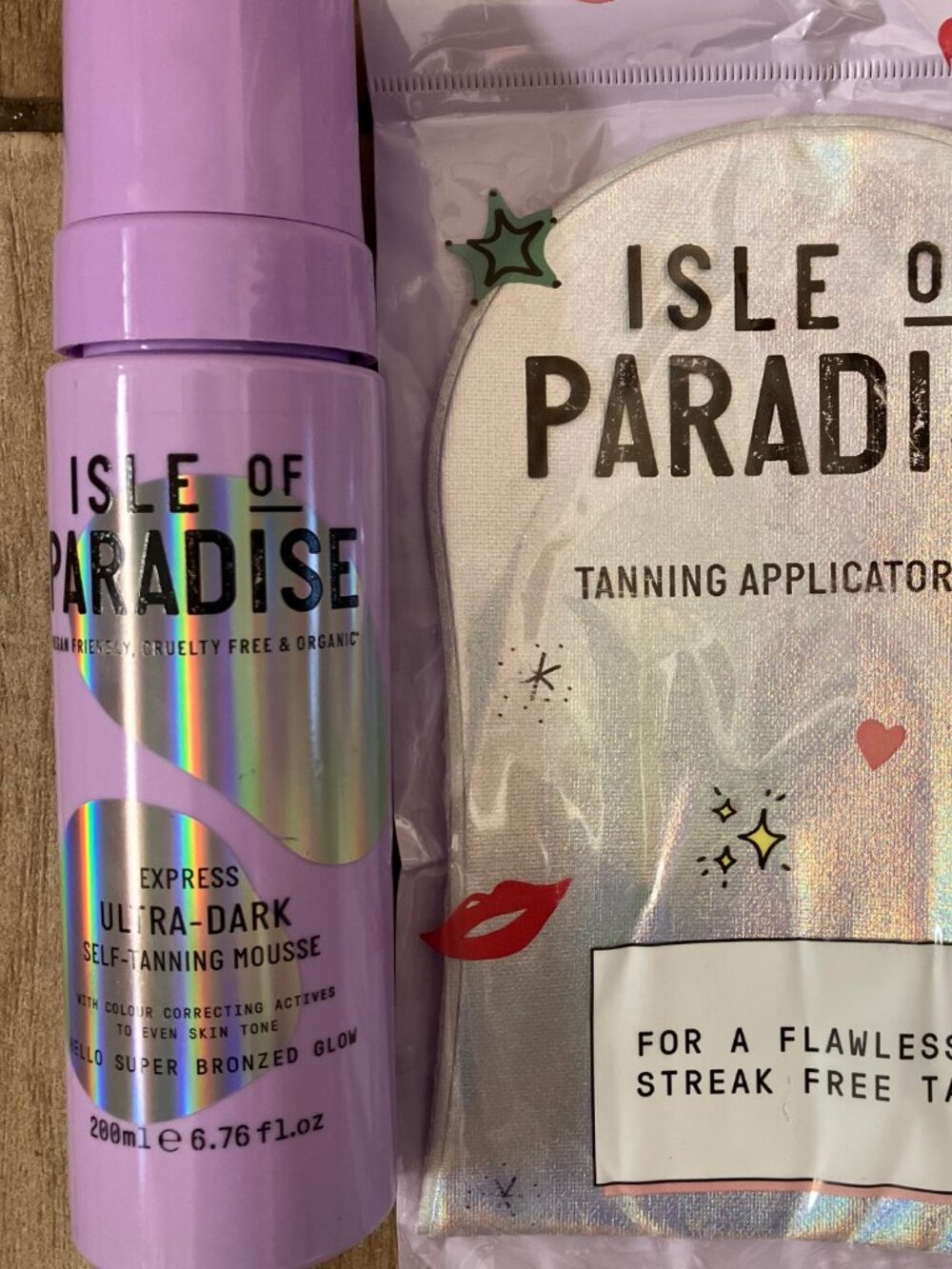 Isle of Paradise Ultra Dark Self-Tanning Mousse 6.76 fl oz & Tanning Applicator